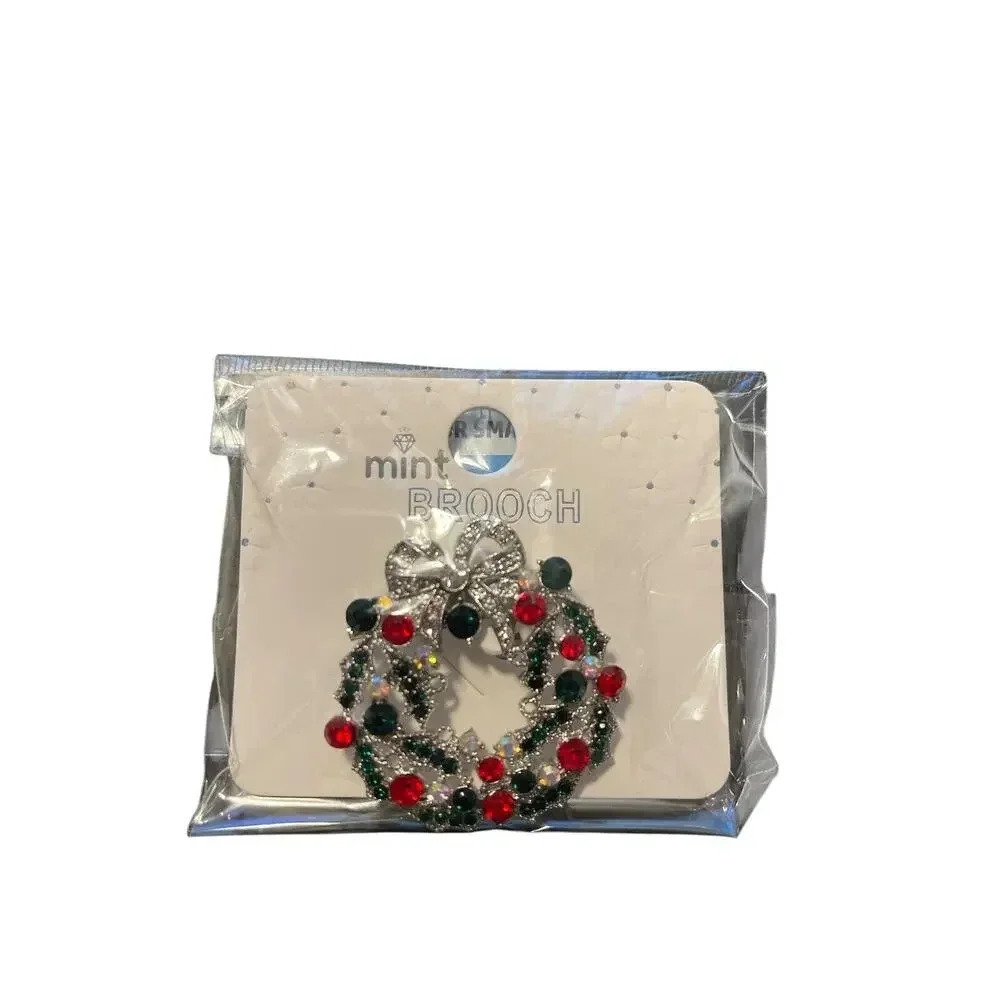 MINT BROOCH CHRISTMAS WREATH IN SILVER WITH MULTIPLE COLORS